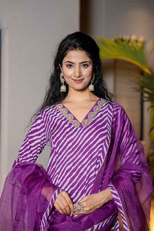 Violet Leheriya Lace Work Pure Cotton Kurti Pant Set