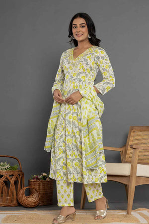 Green Ethnic Motifs Beads and Stones Embossed Pure Cotton Kurti Pant Set