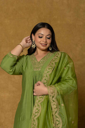 Green Solid Silk Blend Kurti Pant Set
