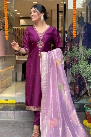 Violet Floral Printed Chanderi Straight Cut Suits