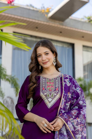 Purple Embroidered Chanderi Kurti Pant Set (ACA5491)
