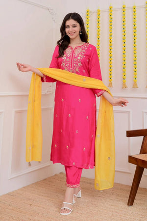 Pink Embroidered Chanderi Kurti Pant Set (ACA5492)