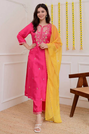 Pink Embroidered Chanderi Kurti Pant Set (ACA5492)