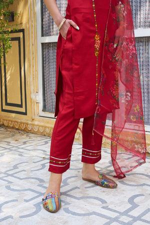 Maroon Floral Embroidered Rayon Kurti Pant Set (ACA5560)
