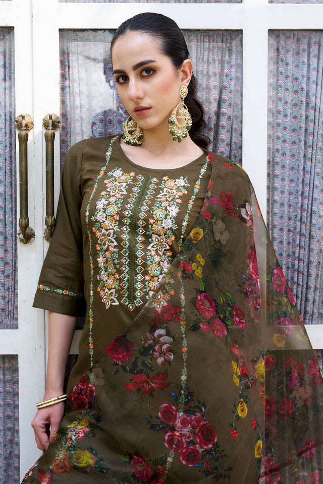 Mehendi Floral Embroidered Rayon Kurti Pant Set (ACA5561)