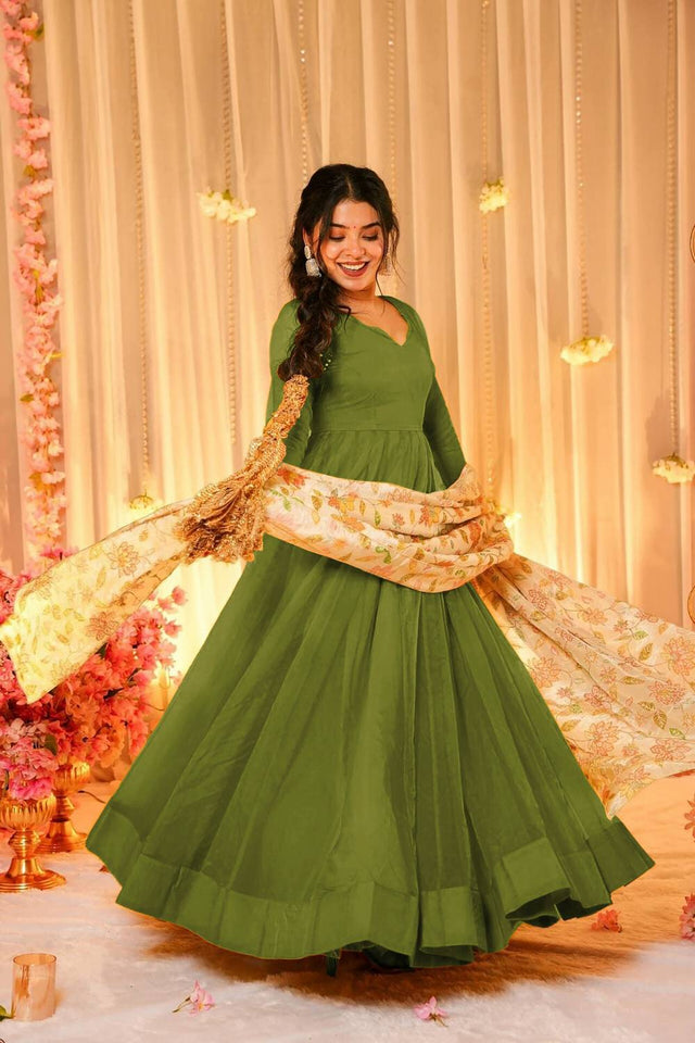 Green Solid Soft Silk Gown (ACA5886)
