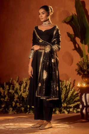 Black Solid Chanderi Kurti Pant Set (ACA5938)