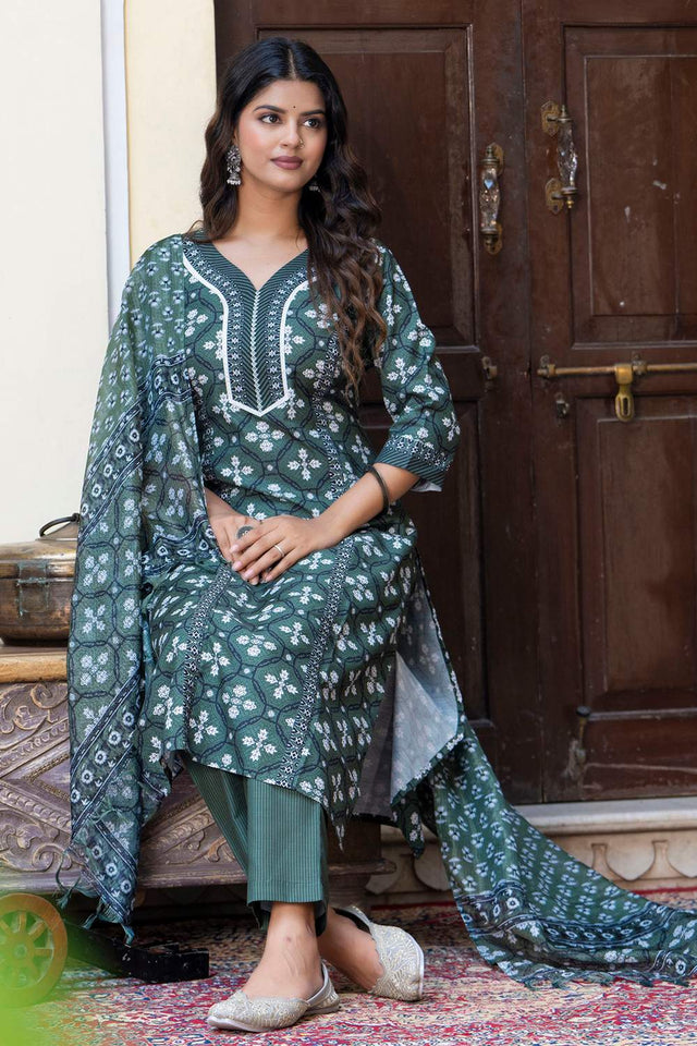Green Floral Printed Cotton Blend Kurti Pant Set (ACA6121)