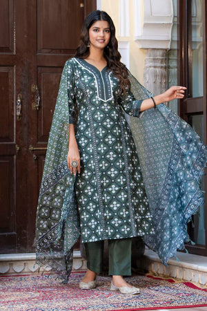 Green Floral Printed Cotton Blend Kurti Pant Set (ACA6121)