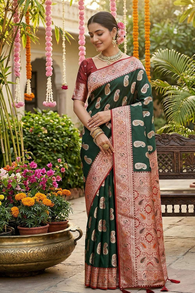 Green Woven Silk Blend Saree (ACA6136)