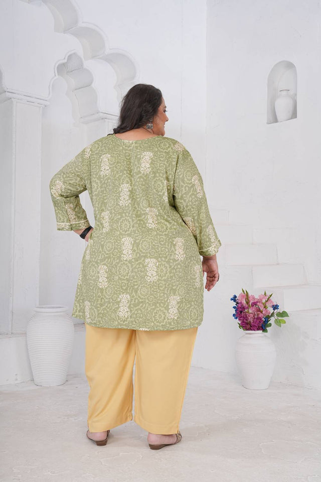 Pista Floral Printed Rayon Short Kurtis (ACA6251)