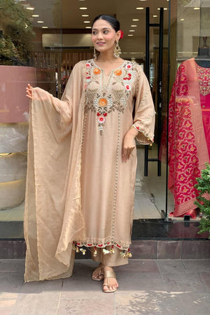 Cream Floral Embroidered Chanderi Kurti Pant Set (ACA6780)