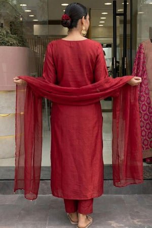 Maroon Floral Embroidered Chanderi Kurti Pant Set (ACA6781)