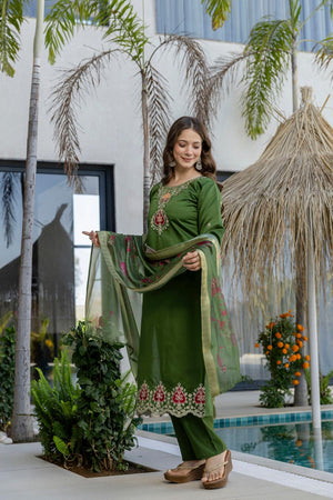 Green Embroidered Chanderi Kurti Pant Set (ACA7025)