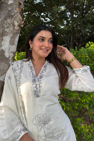 White Floral Embroidered Silk Blend Kurti Pant Set (ACA7105)