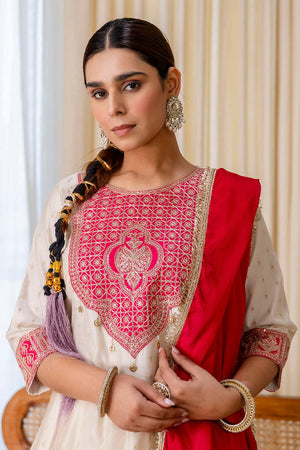 Off White Embroidered Silk Blend Anarkali Suits (ACA7162)