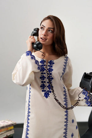 Off-White Floral Embroidered Chanderi Straight Cut Suit (ACA8045)