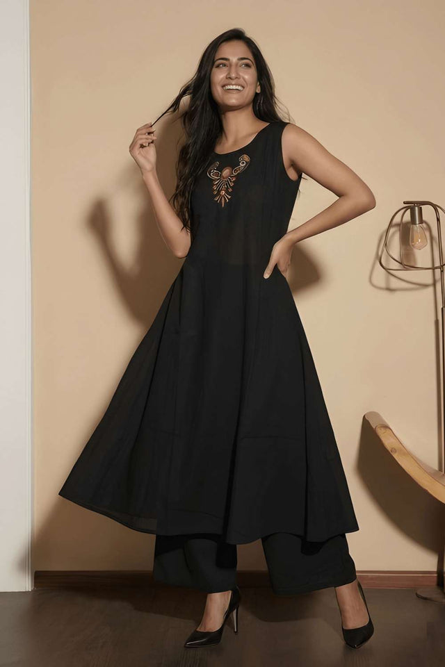 Black Floral Embroidered Cotton Kurti Pant Set (ACA8398)