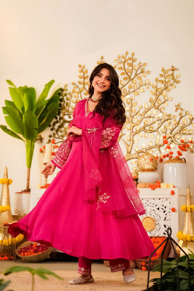 Pink Embroidered Chanderi Kurti Pant Set (ACA8539)