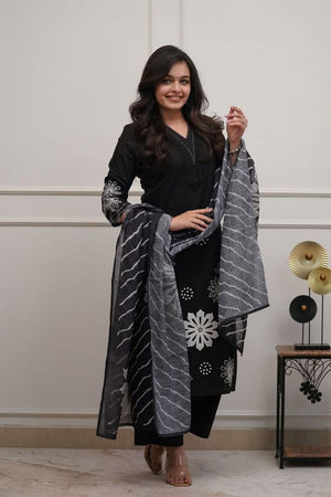 Black Floral Embroidered Rayon Kurti Pant Set (ACA8796)