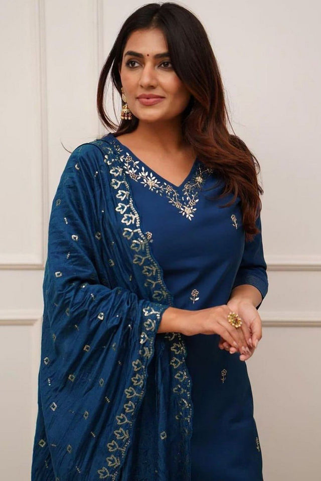 Blue Floral Embroidered Silk Kurti Pant Set (ACB1153)