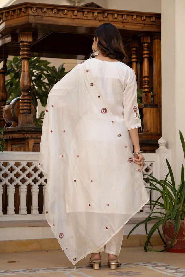 White Floral Embroidered Silk Kurti Pant Set (ACB2254)