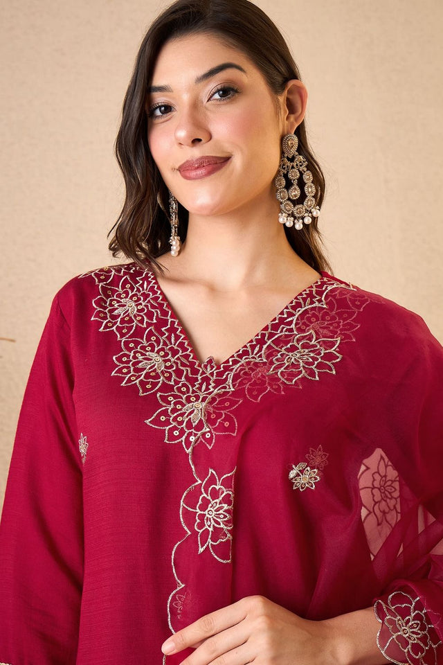 Pink Floral Embroidered Silk Blend Kurti Pant Set (ACB2262)