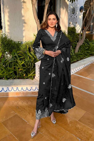 Black Embroidered Chanderi Kurti Pant Set (ACB2302)