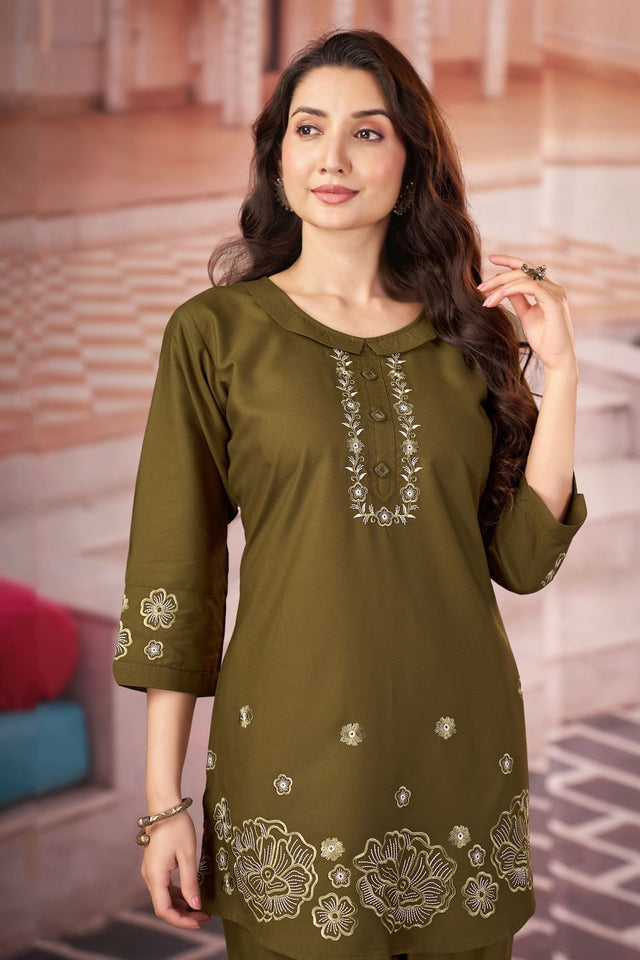 Mehendi Floral Embroidered Rayon Co-Ord Set (ACB2416)