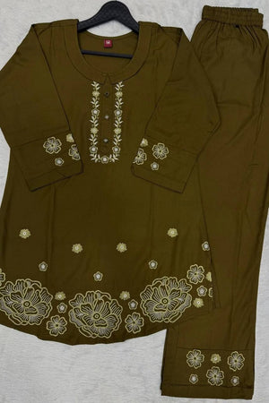 Mehendi Floral Embroidered Rayon Co-Ord Set (ACB2416)