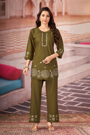 Mehendi Floral Embroidered Rayon Co-Ord Set (ACB2416)