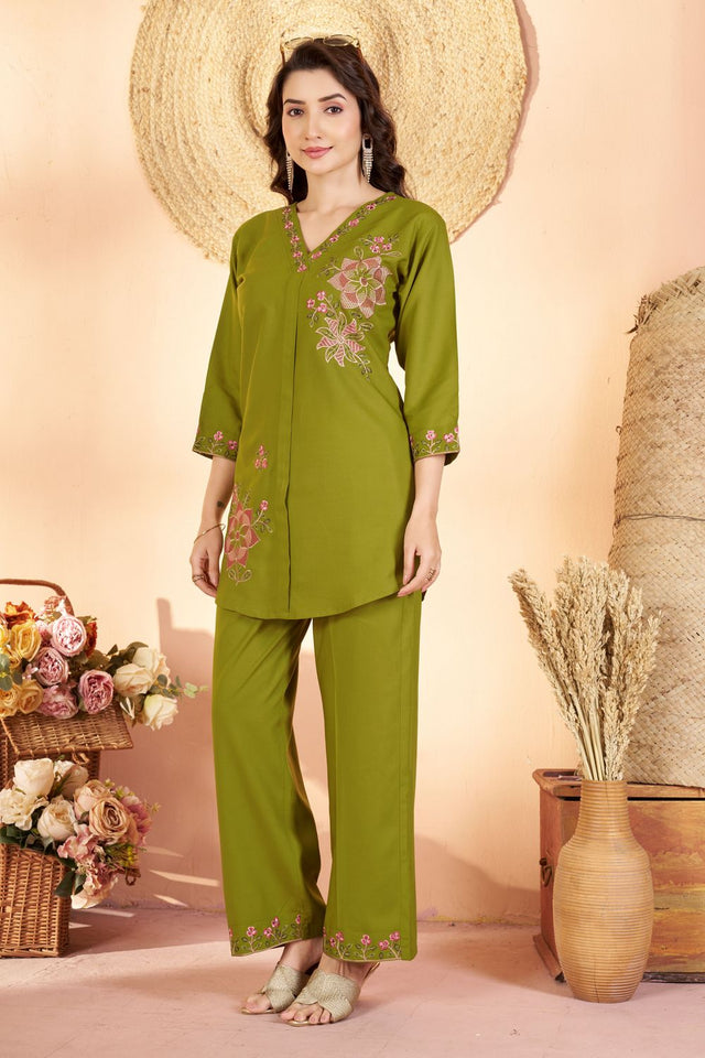 Mehendi Floral Embroidered Rayon Co-Ord Set (ACB2426)
