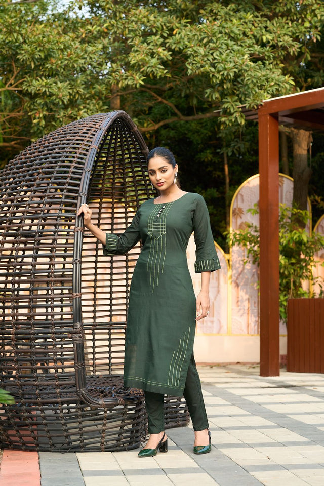 Green Embroidered Silk Kurti Pant Set (ACB2517)