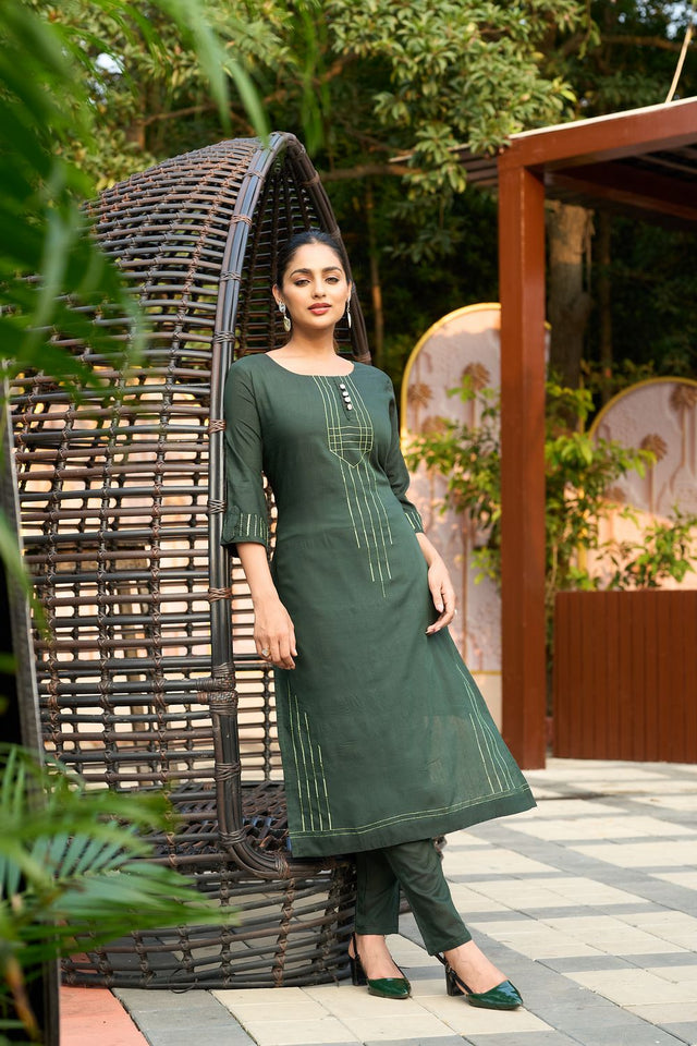Green Embroidered Silk Kurti Pant Set (ACB2517)