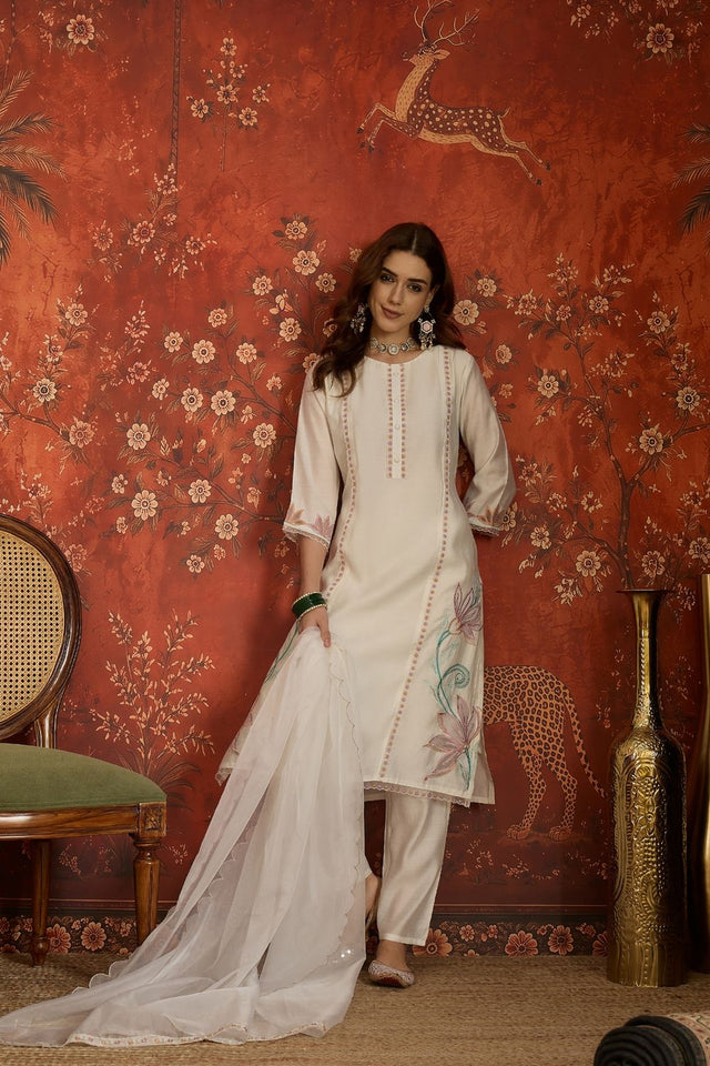 Off White Floral Embroidered Silk Kurti Pant Set (ACB2671)
