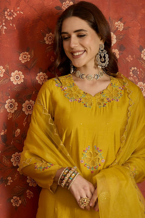 Mustard Floral Embroidered Silk Kurti Pant Set (ACB2674)