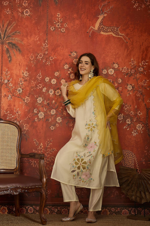 Off White Floral Embroidered Silk Kurti Pant Set (ACB2675)