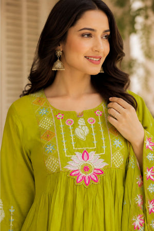 Green Floral Embroidered Silk Anarkali Suit (ACB2717)