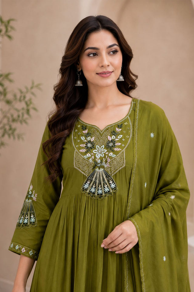 Green Floral Embroidered Silk Anarkali Suit (ACB2724)