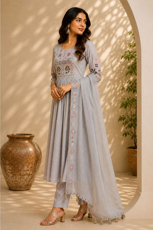 Cream Floral Embroidered Silk Anarkali Suit (ACB2726)