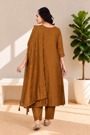 Brown Floral Embroidered Chanderi Anarkali Suit (ACB2767)