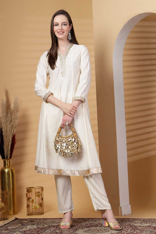 Brown Embellished Velvet Handbag