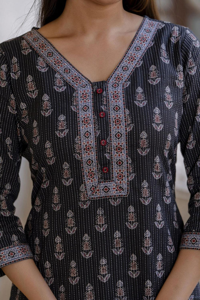 Black Floral Printed Cotton Kurti (AM-BER3784)