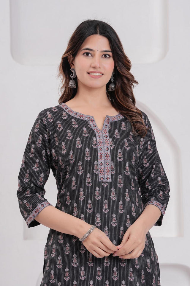 Black Floral Printed Cotton Kurti (AM-BER3824)