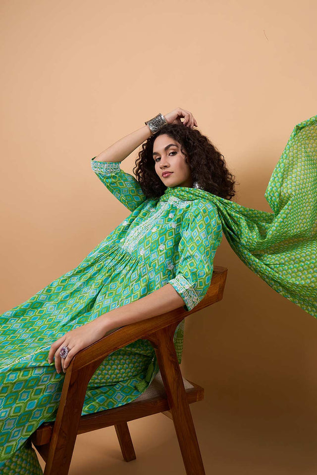 Women's Green Cotton Printed Kurti Pant Set