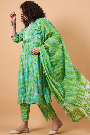 Women's Green Cotton Printed Kurti Pant Set