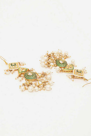 Green Alloy Earring (DGED21021)