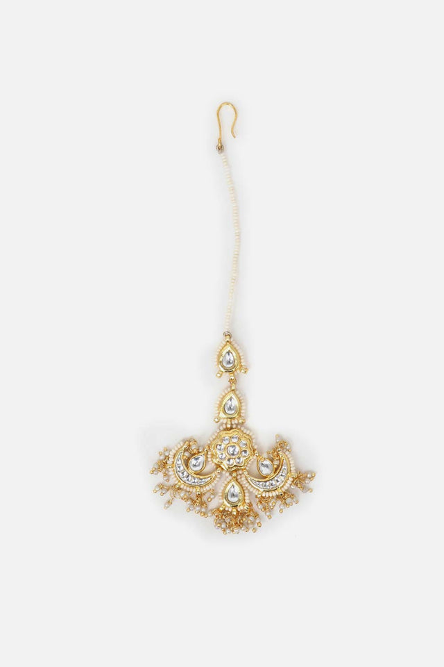 Cream And Gold Maang Tikka Head Jeweler With Kundan And Pearls