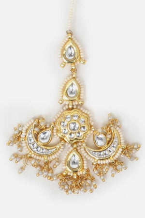 Cream And Gold Maang Tikka Head Jeweler With Kundan And Pearls