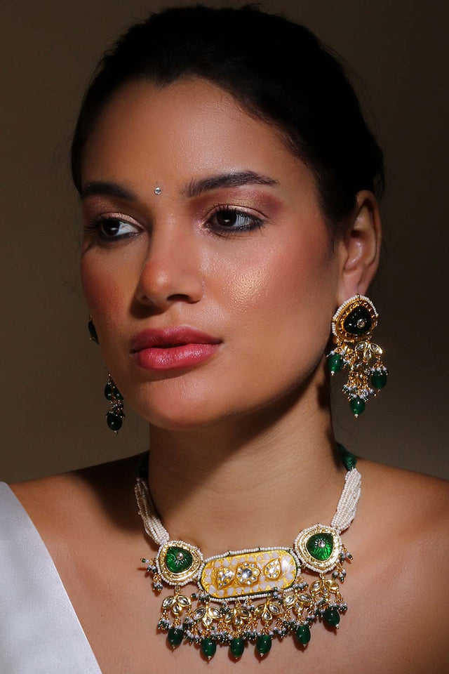 Green And Peach Haar Necklace With Kundan And Pearls